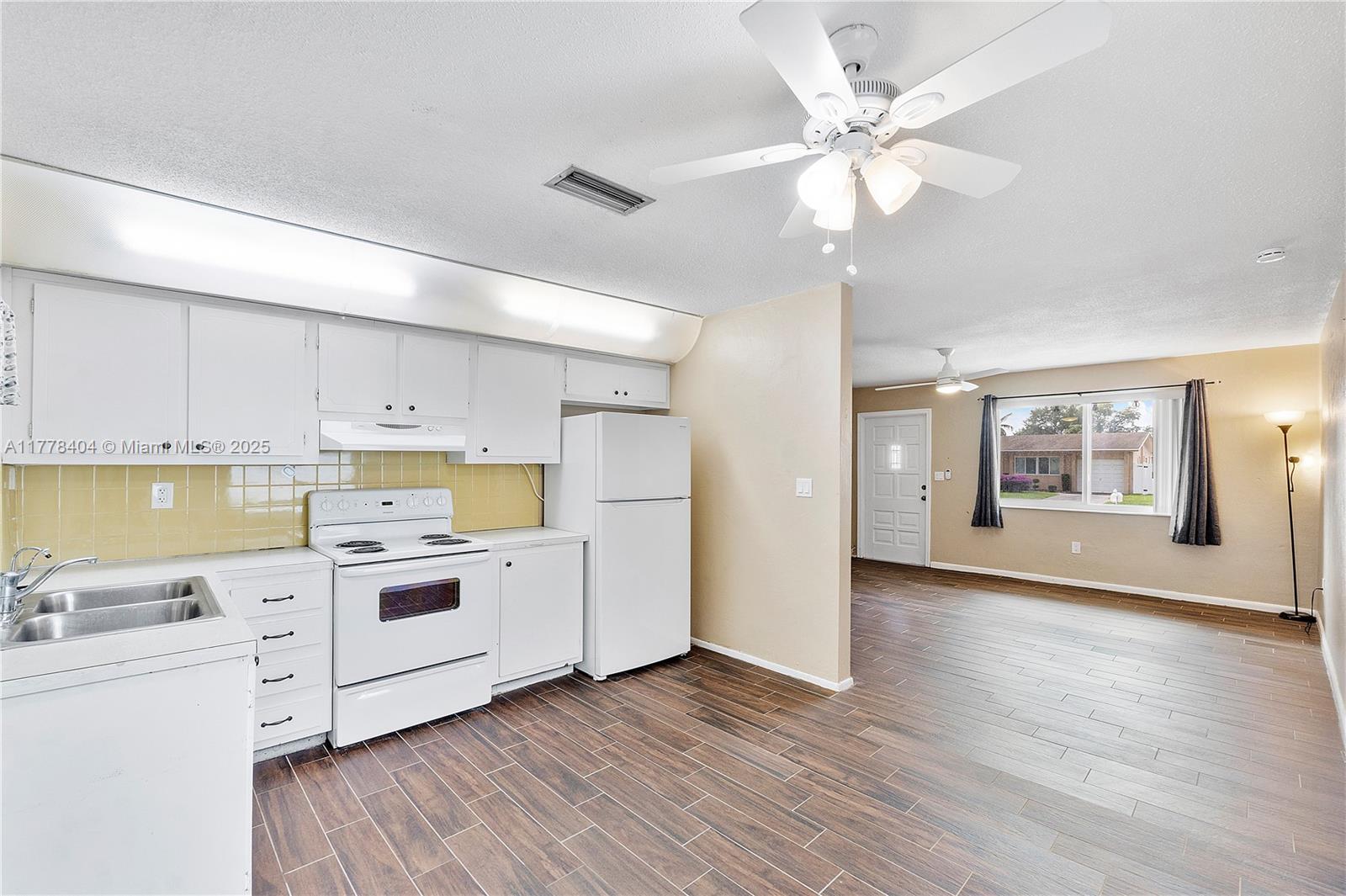 8391 NW 27th Pl, Sunrise, Florida image 5
