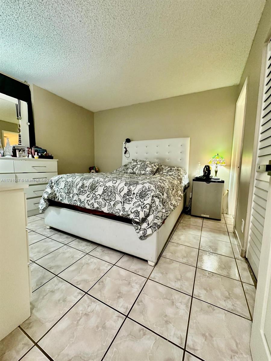 546 SW 1st St #610, Miami, Florida image 13