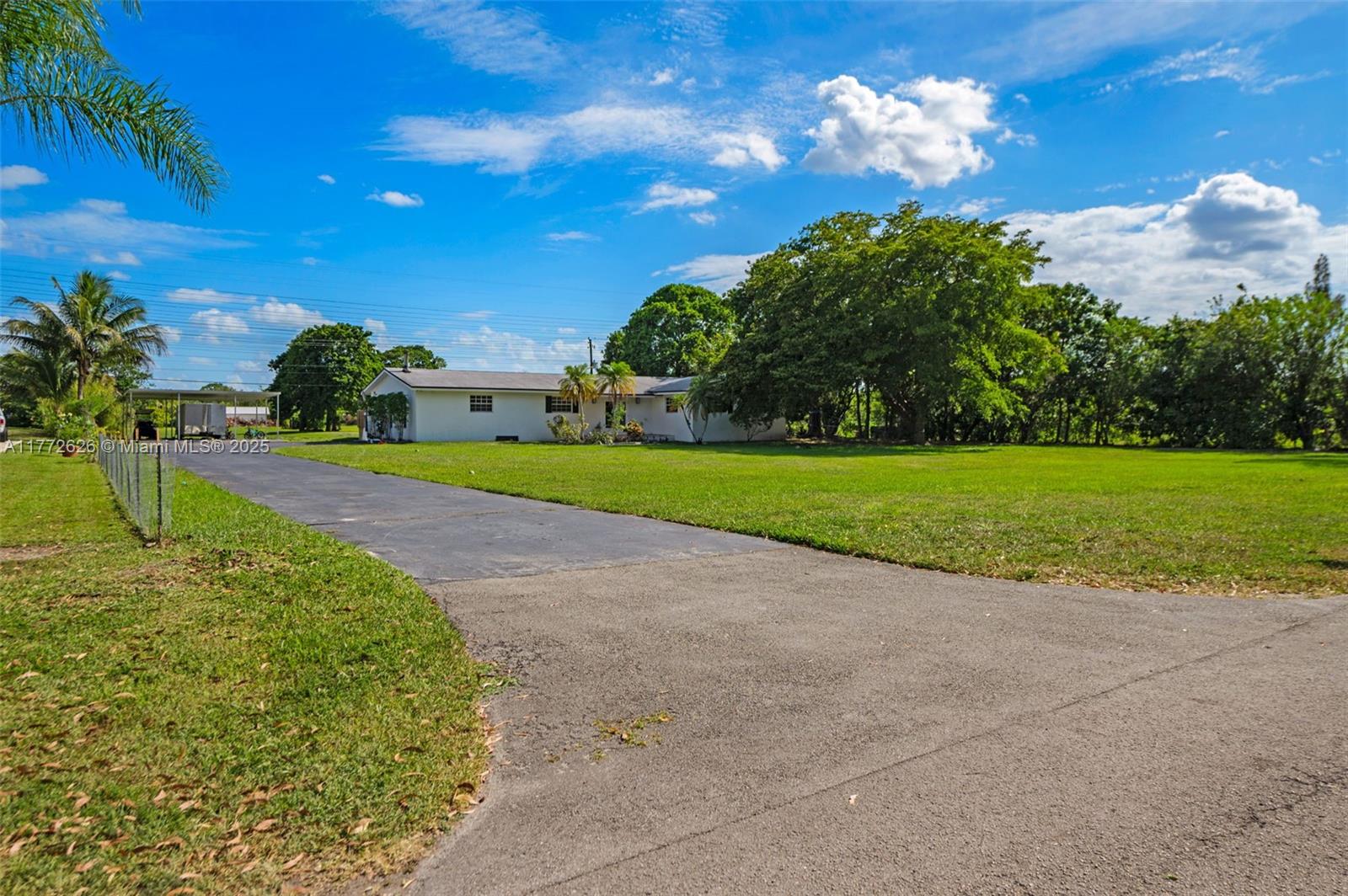 17611 SW 66th St, Southwest Ranches, Florida image 2