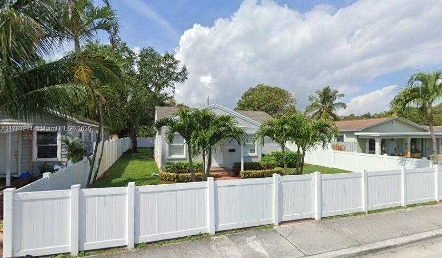 405 D St, Lake Worth, Florida 33460