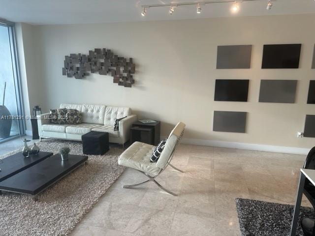 1331 Brickell Bay Dr #907, Miami FL 33131