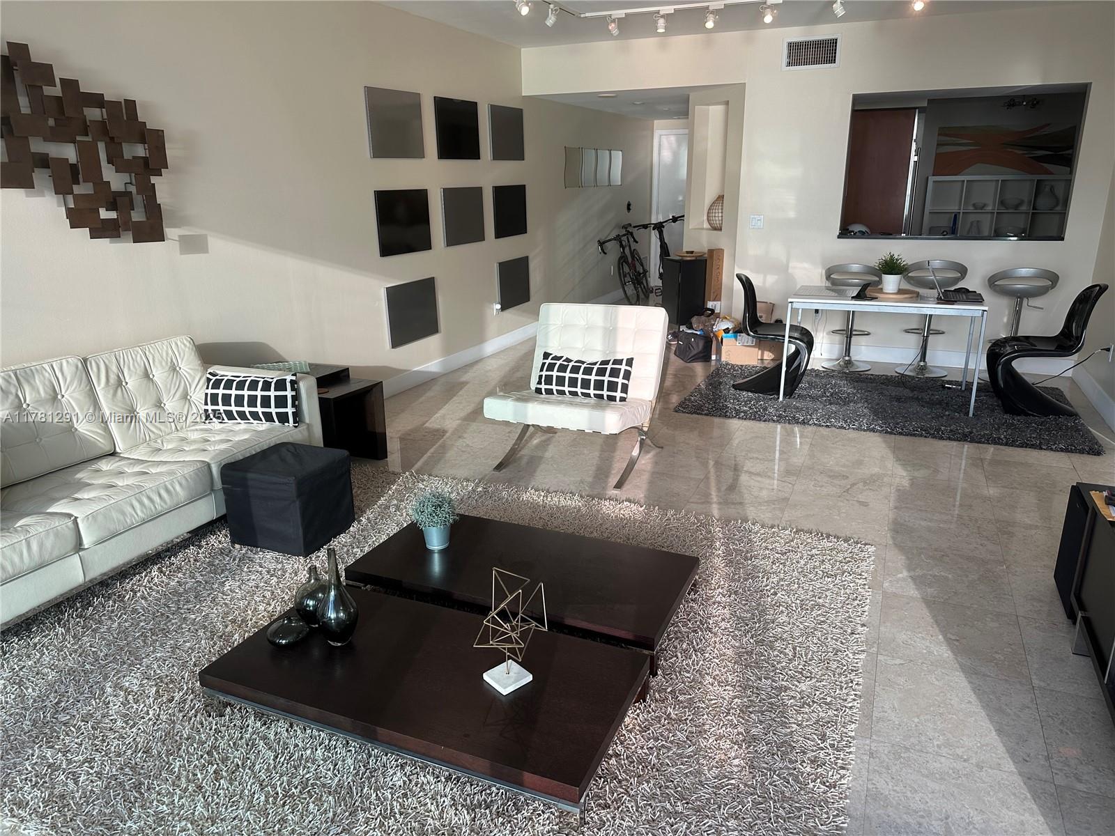 1331 Brickell Bay Dr #907, Miami FL 33131