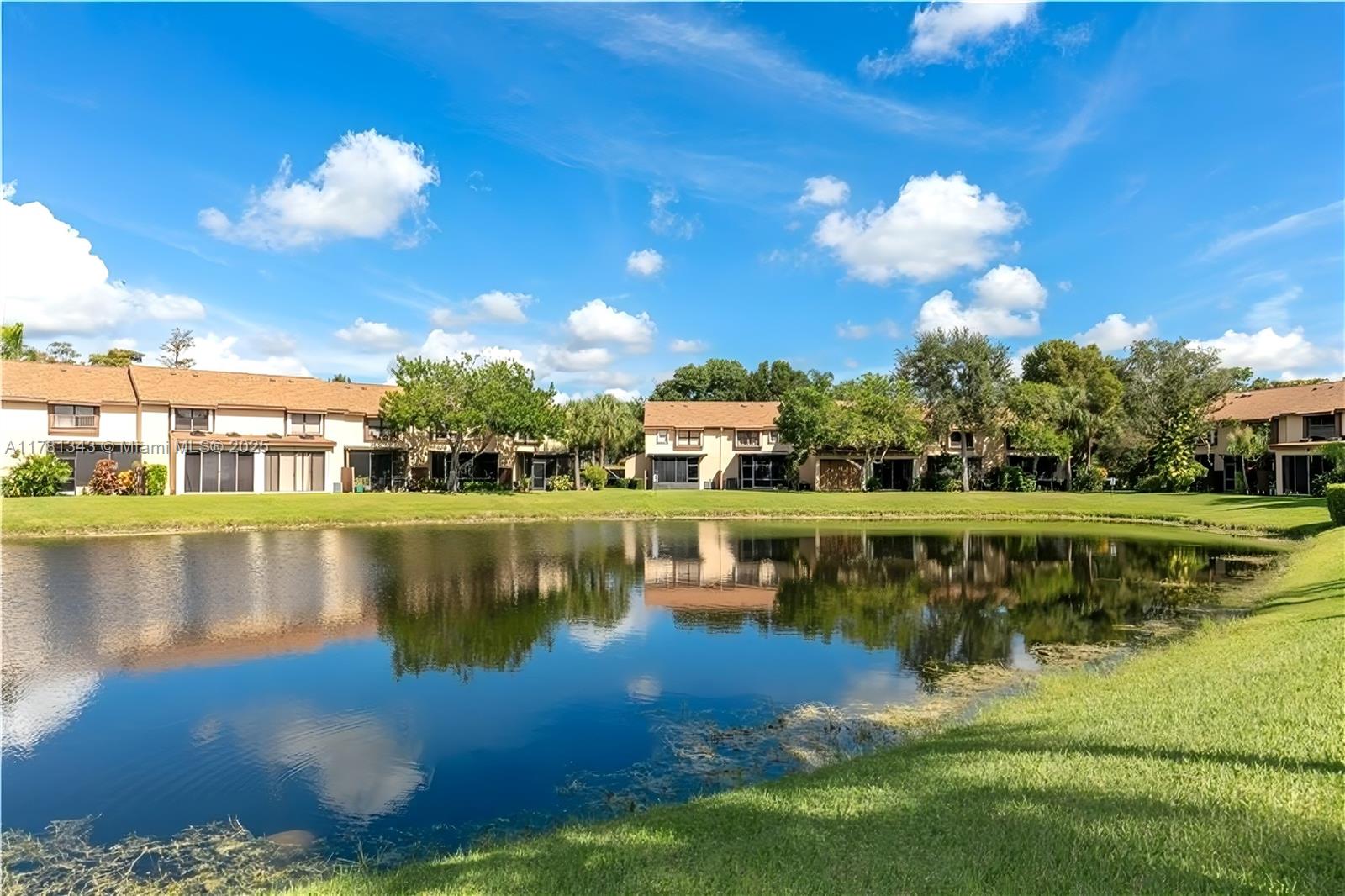 3950 Cocoplum Cir #F, Coconut Creek, Florida image 3