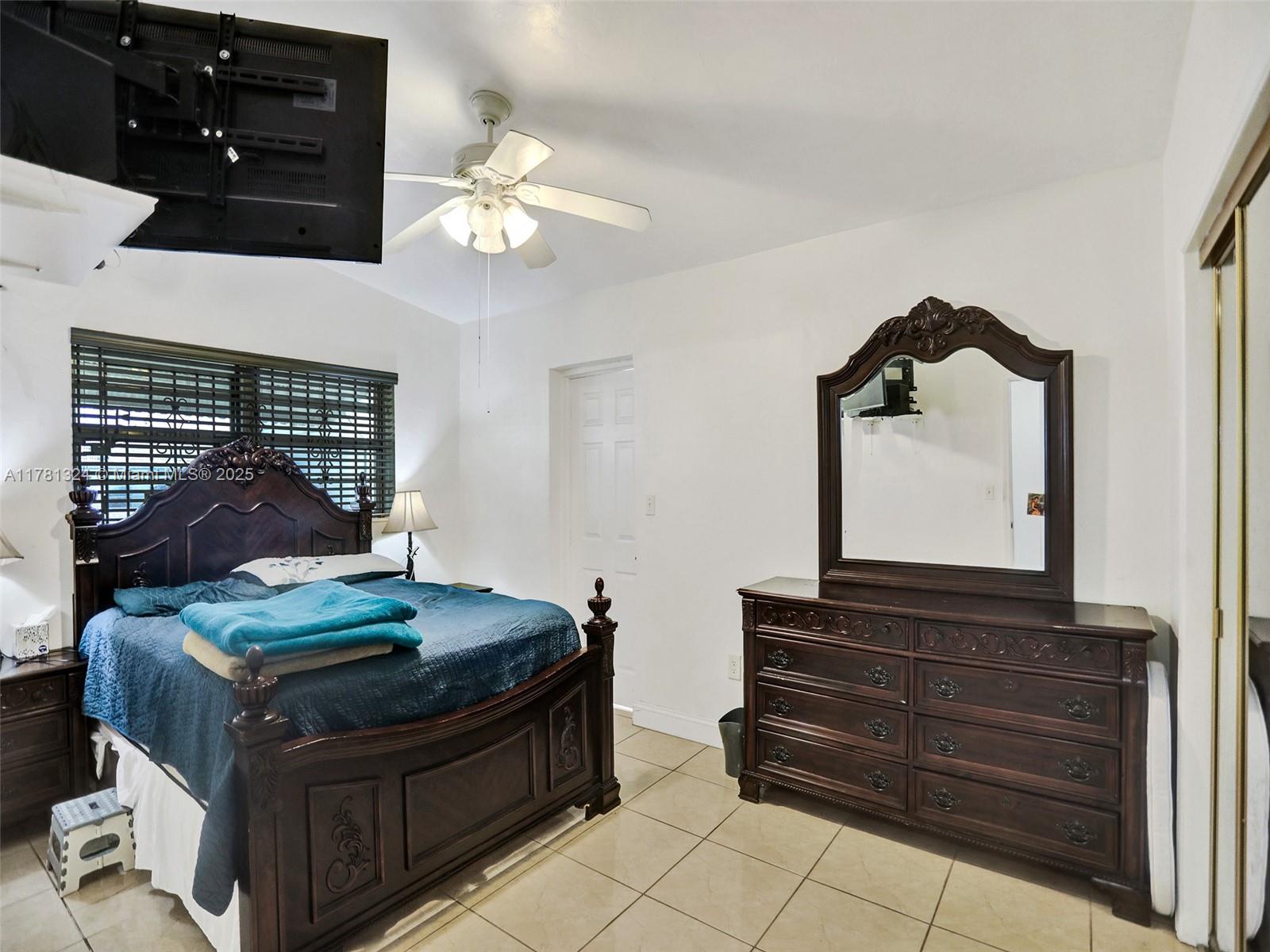 410 NE 171st Ter, North Miami Beach, Florida image 14
