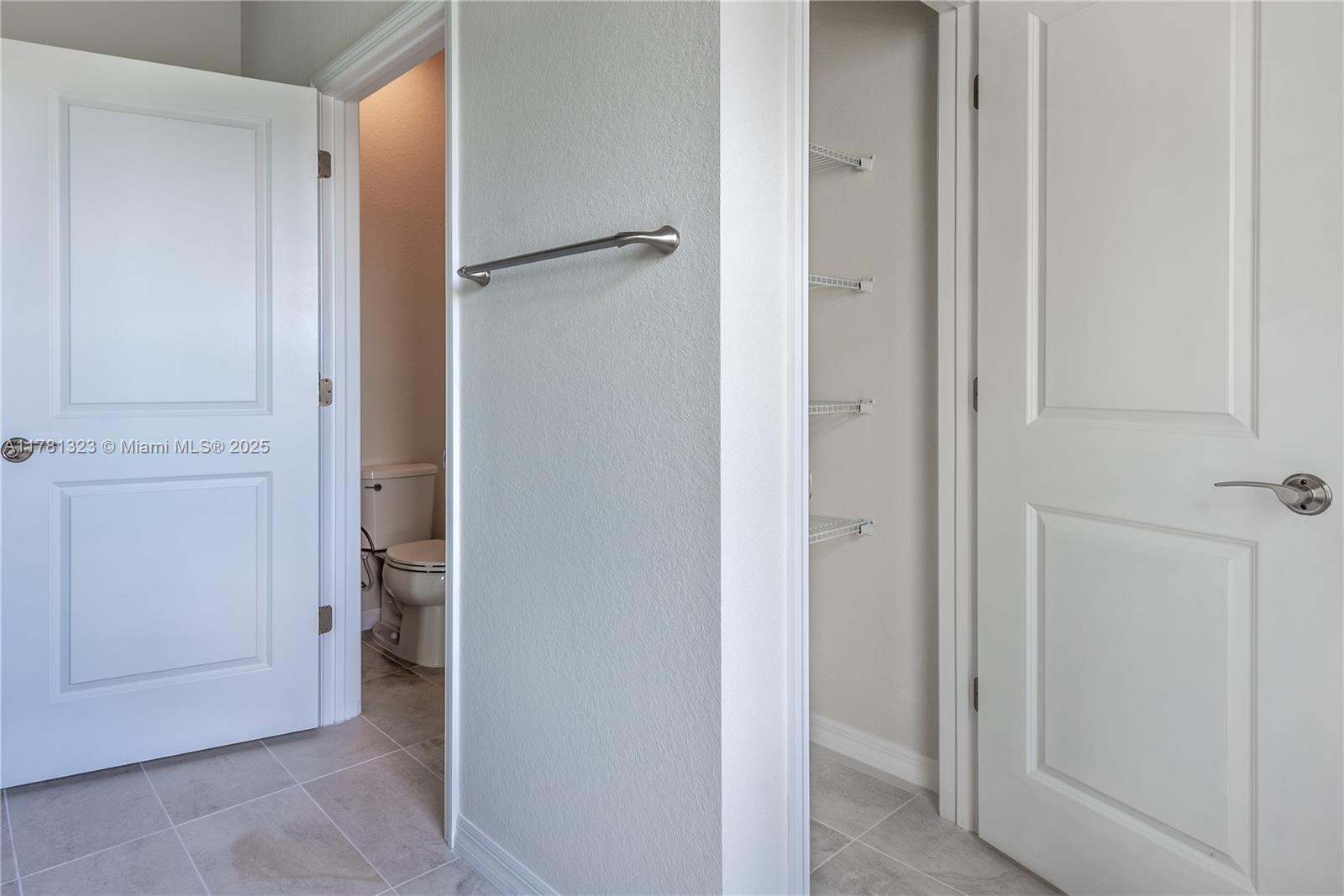 4974 Greenway Dr, Hollywood, Florida image 23