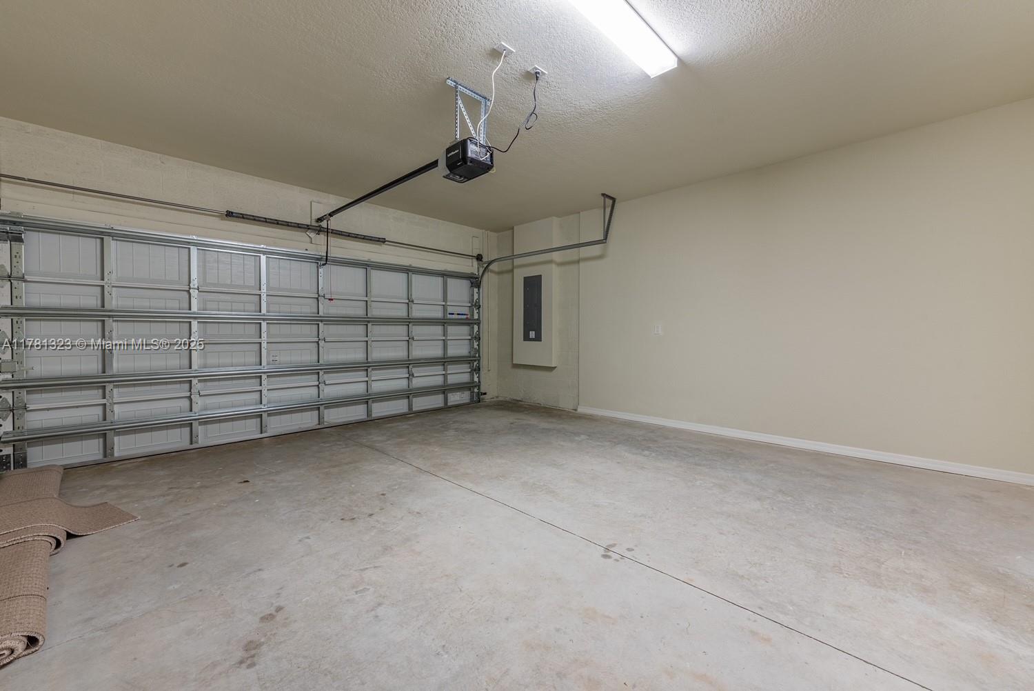 4974 Greenway Dr, Hollywood, Florida image 31