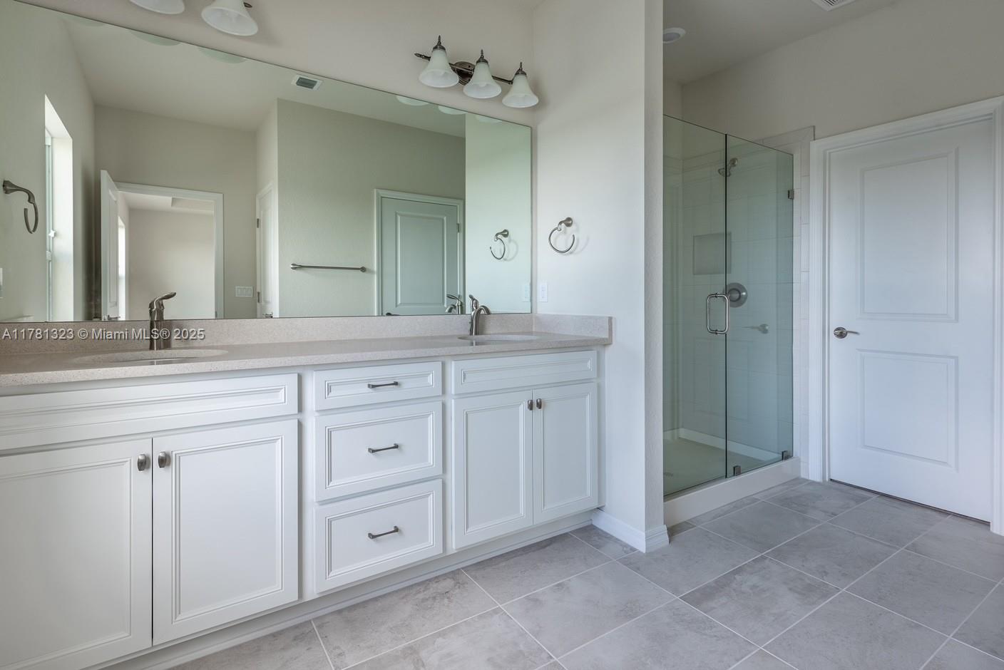 4974 Greenway Dr, Hollywood, Florida image 37