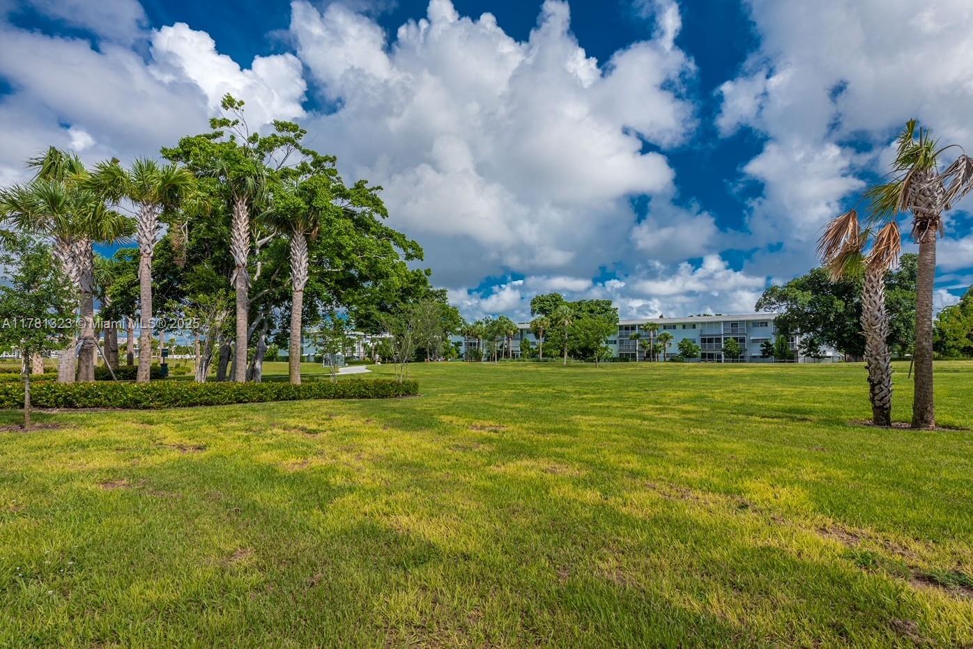 4974 Greenway Dr, Hollywood, Florida image 44