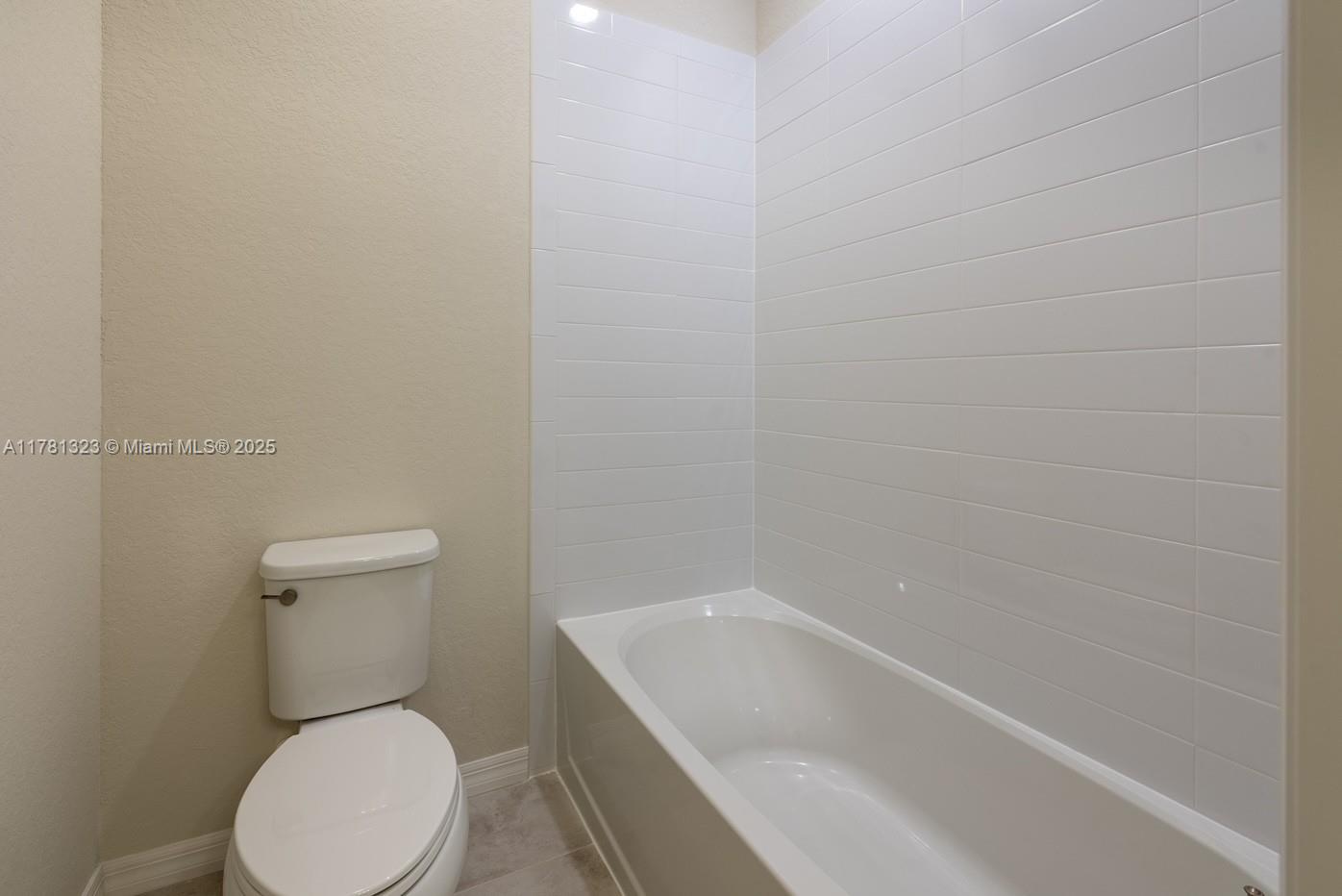4974 Greenway Dr, Hollywood, Florida image 46