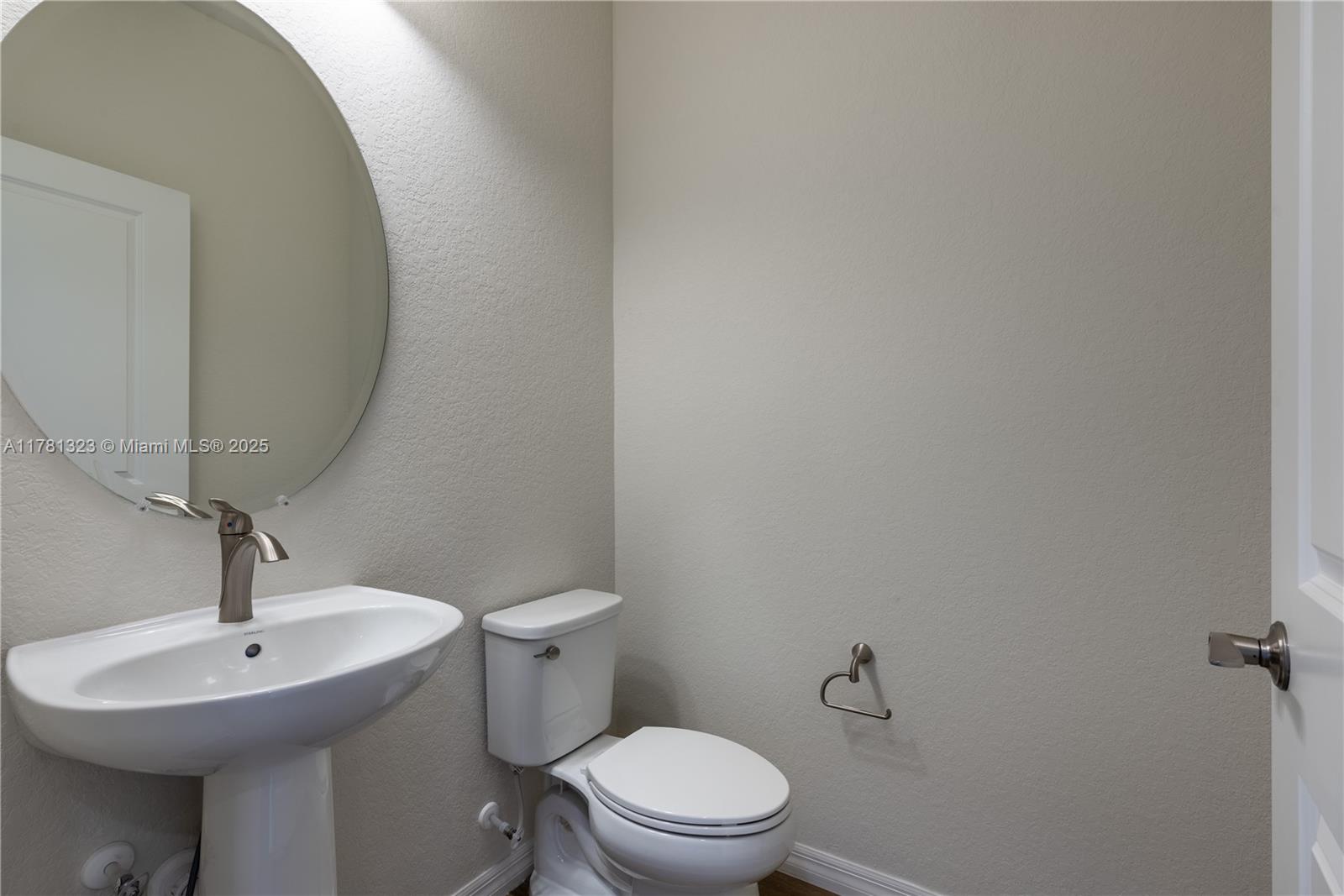 4974 Greenway Dr, Hollywood, Florida image 6