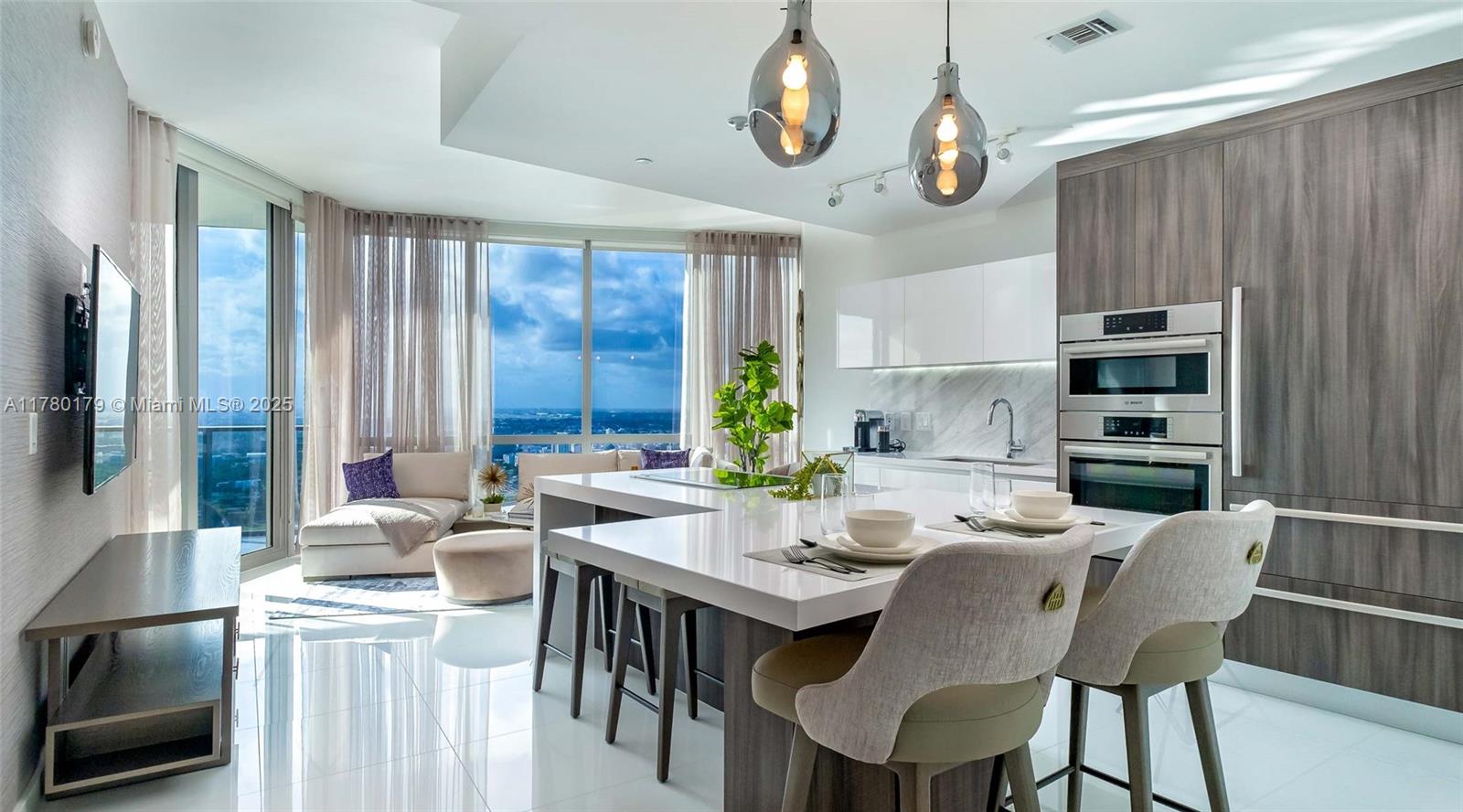 Condo for Sale in Miami, FL