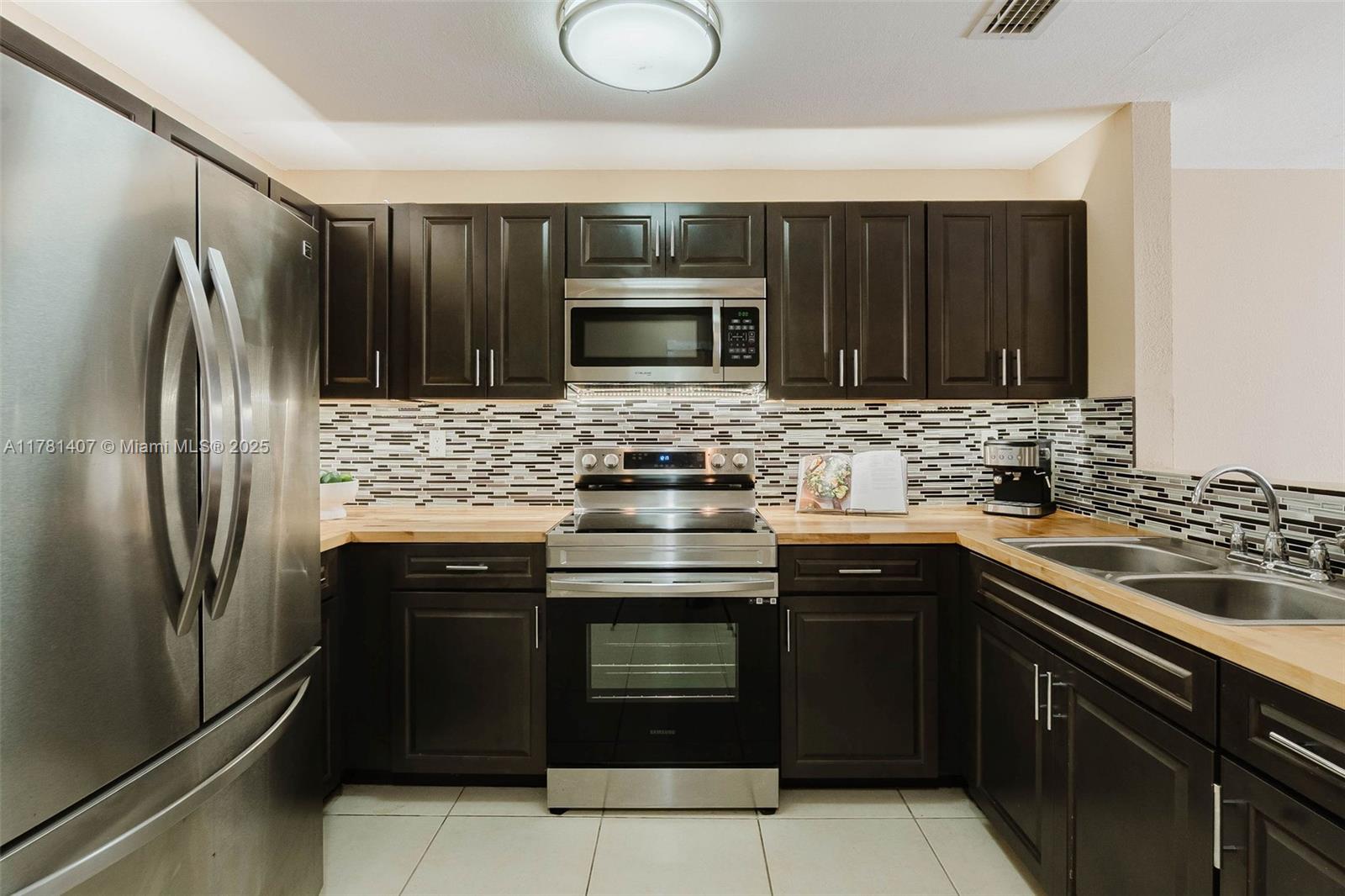 8851 NW 119th St #2220-2, Hialeah Gardens, Florida image 4