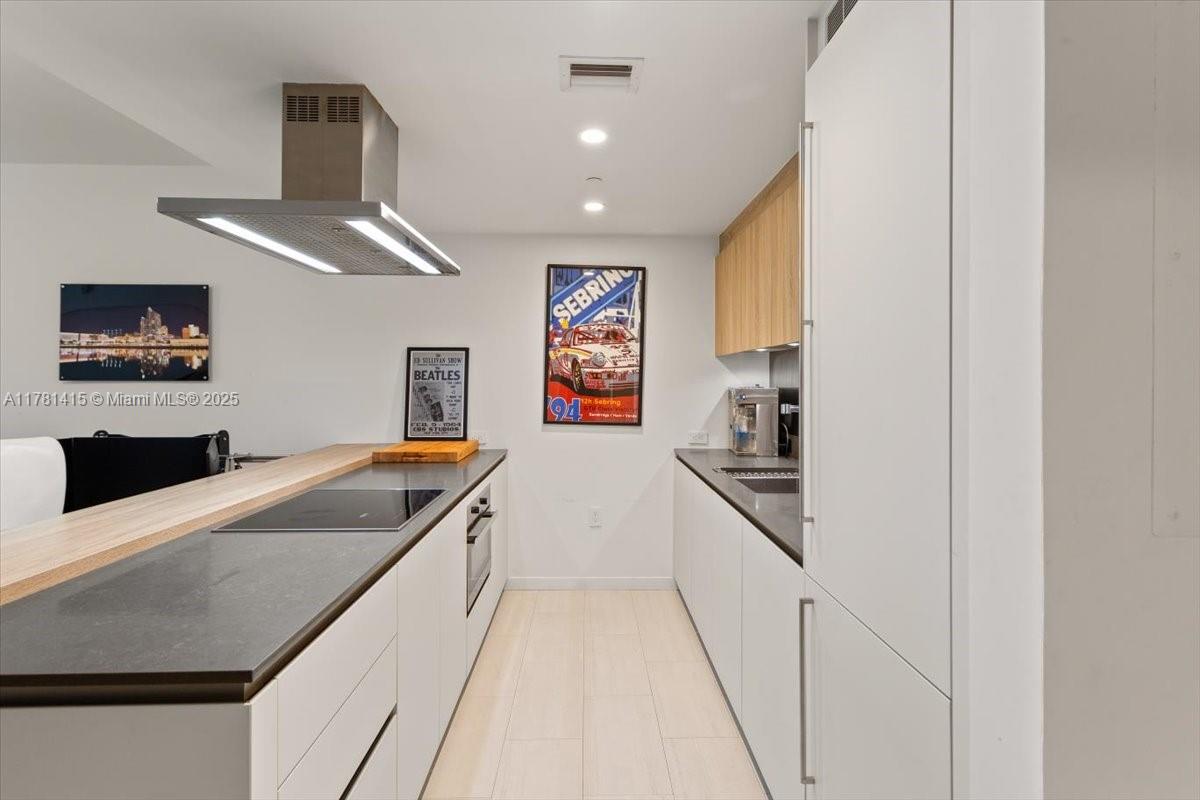 1000 Brickell Plz #3303, Miami FL 33131