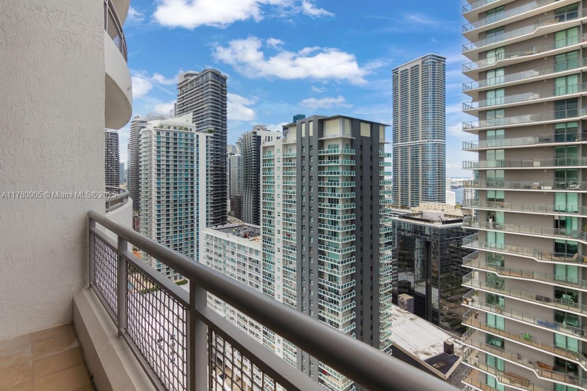 60 SW 13th St #3022, Miami FL 33130
