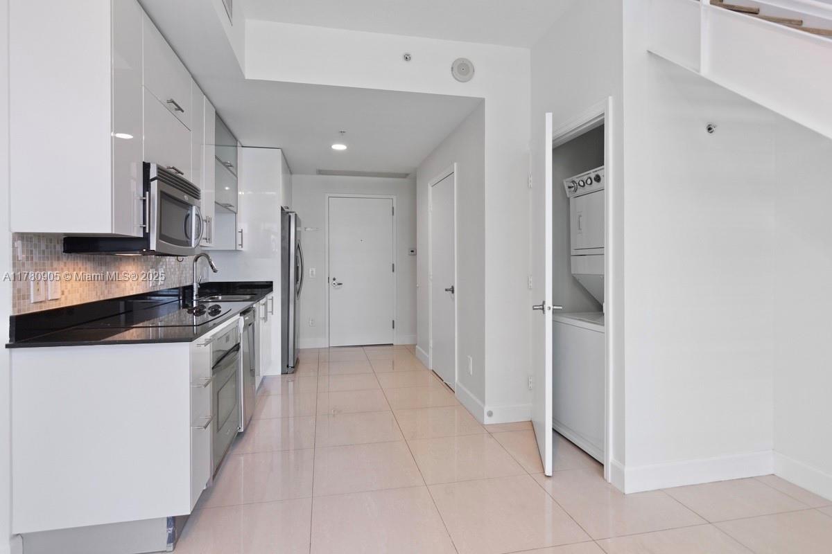 60 SW 13th St #3022, Miami FL 33130