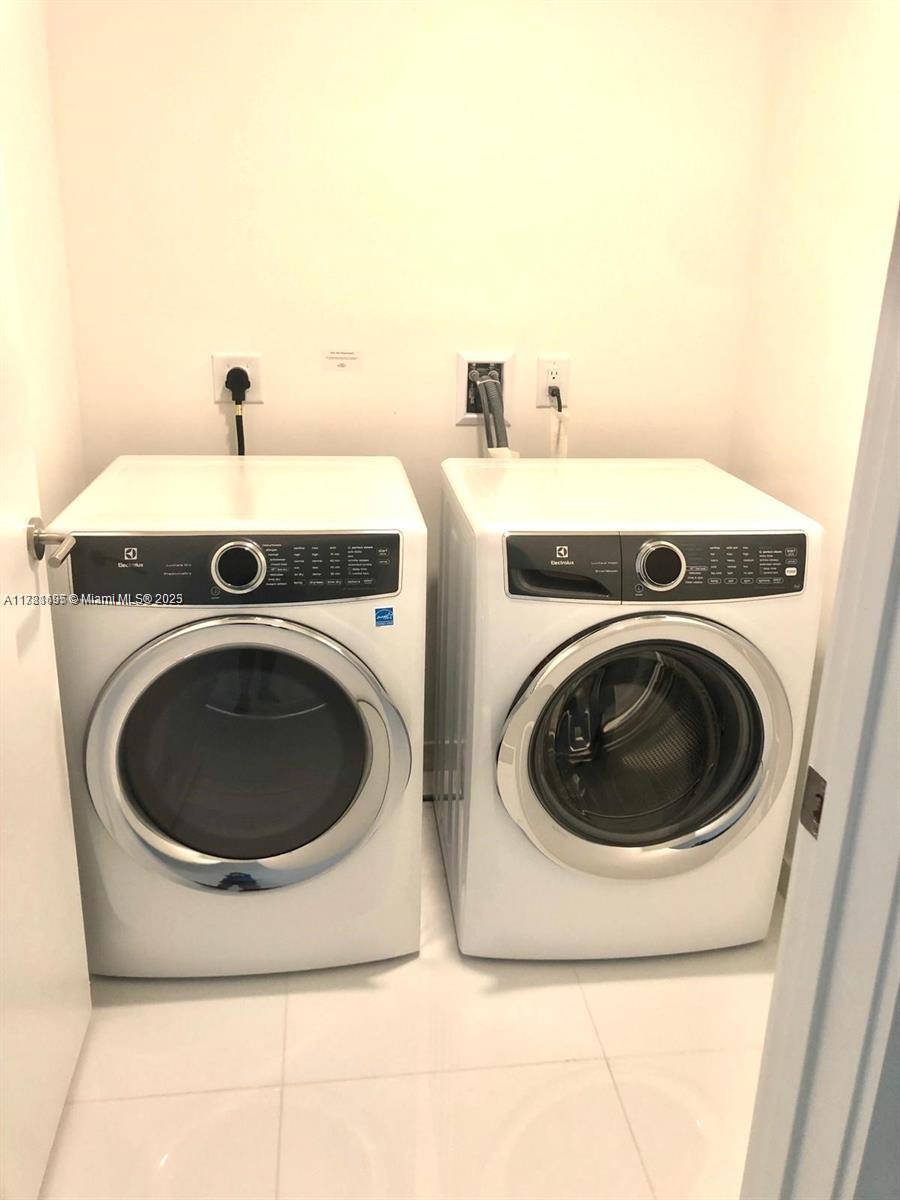 851 NE 1st Ave #4210, Miami FL 33132