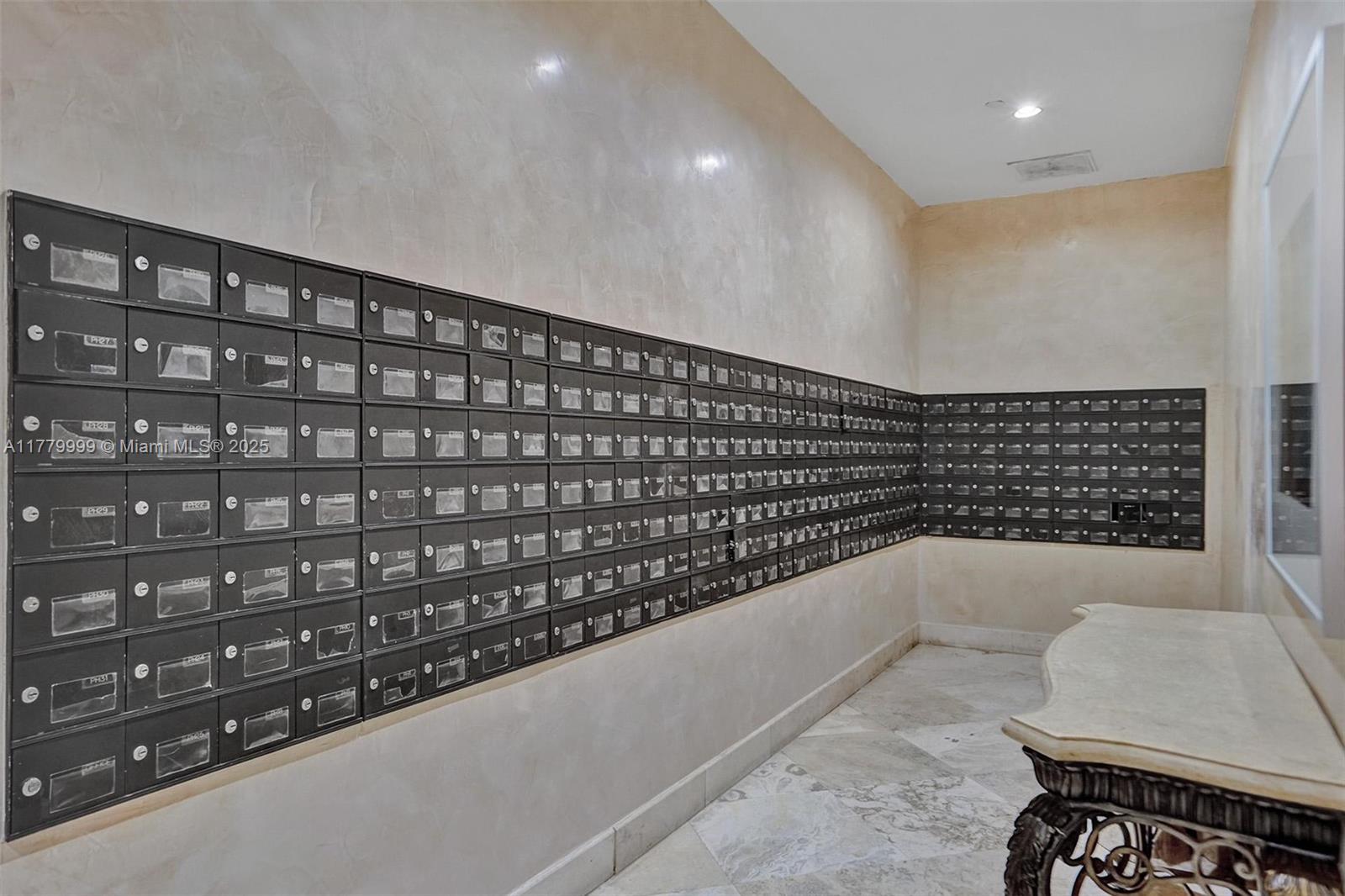 770 Claughton Island Dr #1014, Miami FL 33131