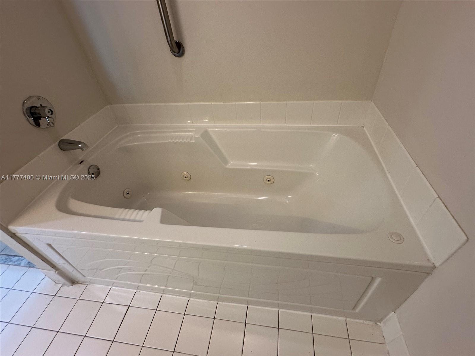 Listing Photo 10
