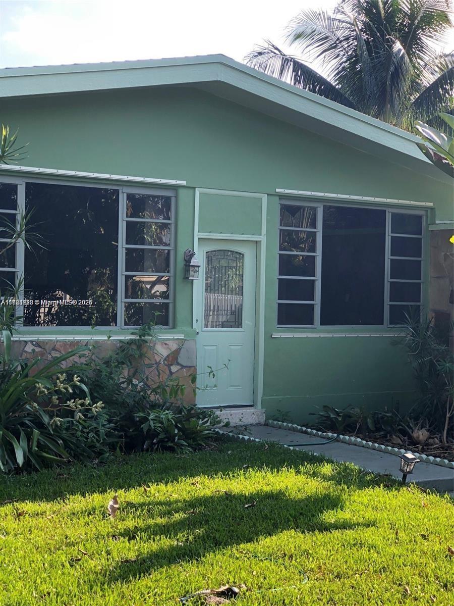 524 160th Ter, Miami, Florida 33162