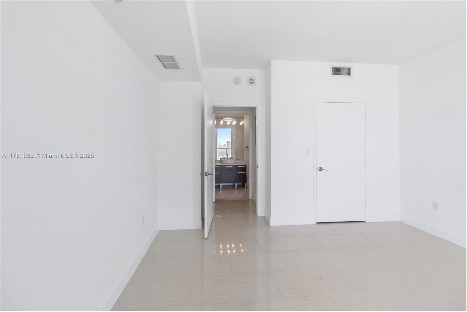 244 Biscayne Blvd #3104, Miami FL 33132