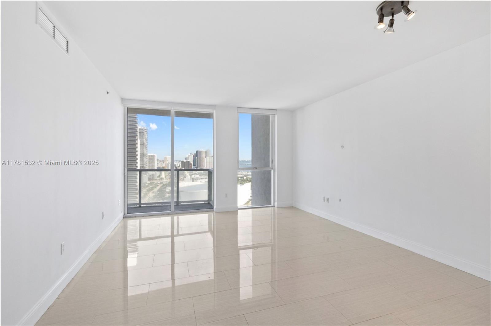 244 Biscayne Blvd #3104, Miami FL 33132