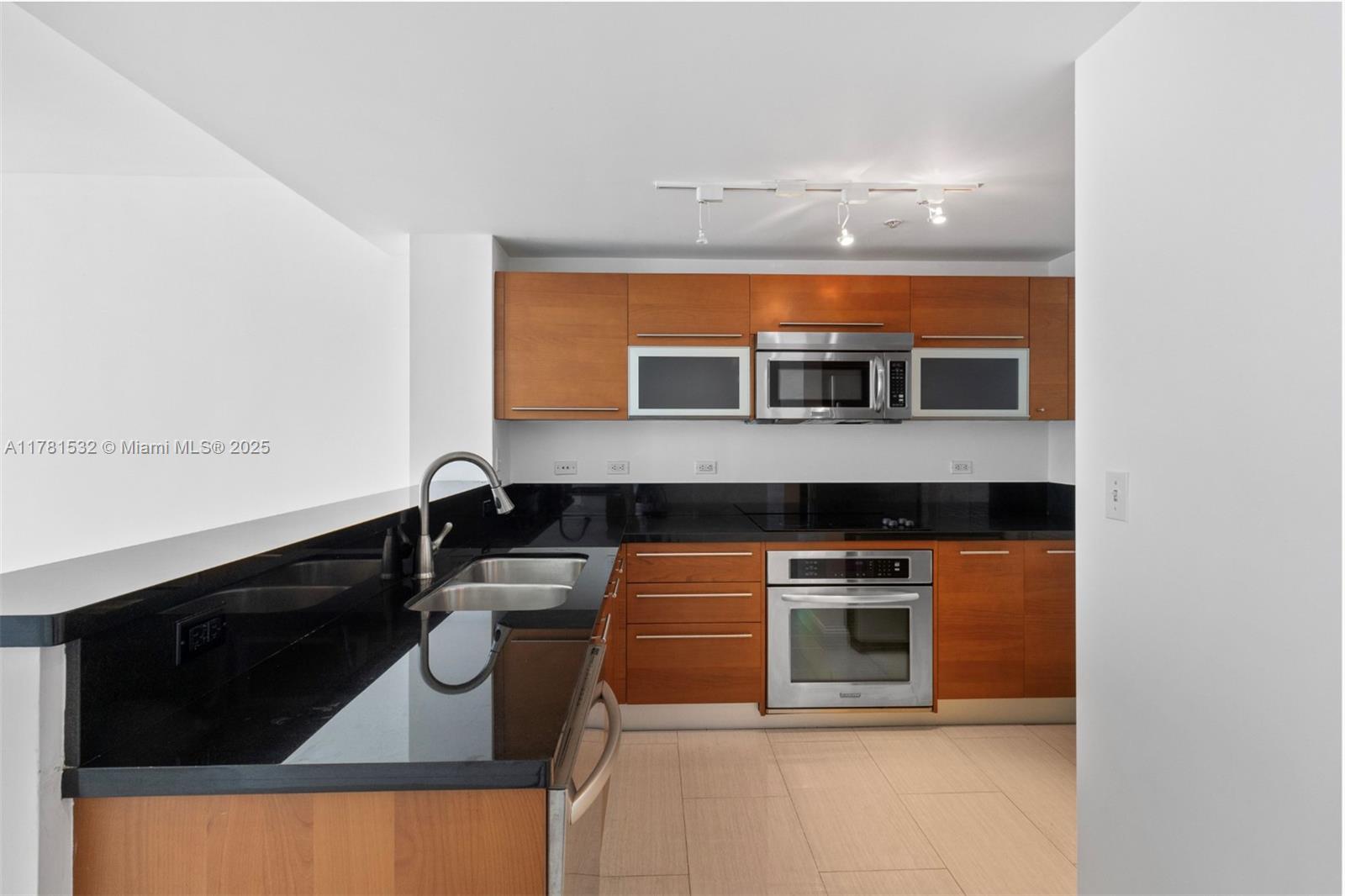 244 Biscayne Blvd #3104, Miami FL 33132