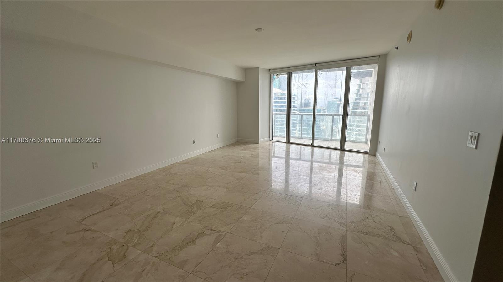 475 Brickell Ave #5110, Miami FL 33131