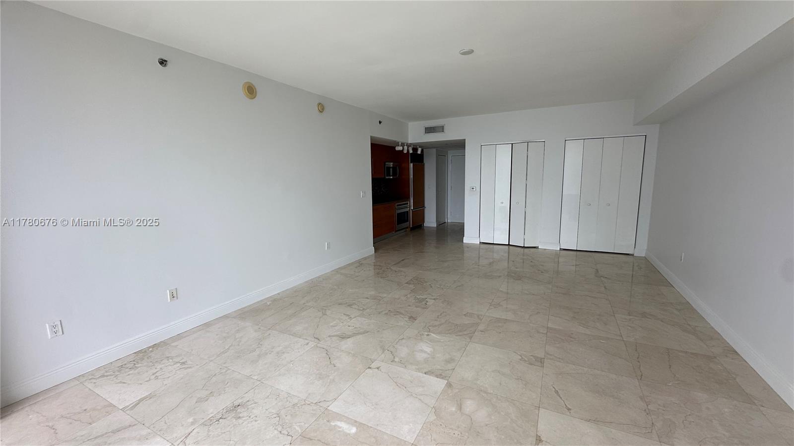 475 Brickell Ave #5110, Miami FL 33131