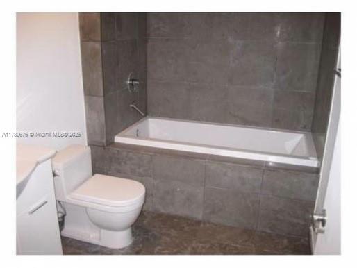 475 Brickell Ave #5110, Miami FL 33131