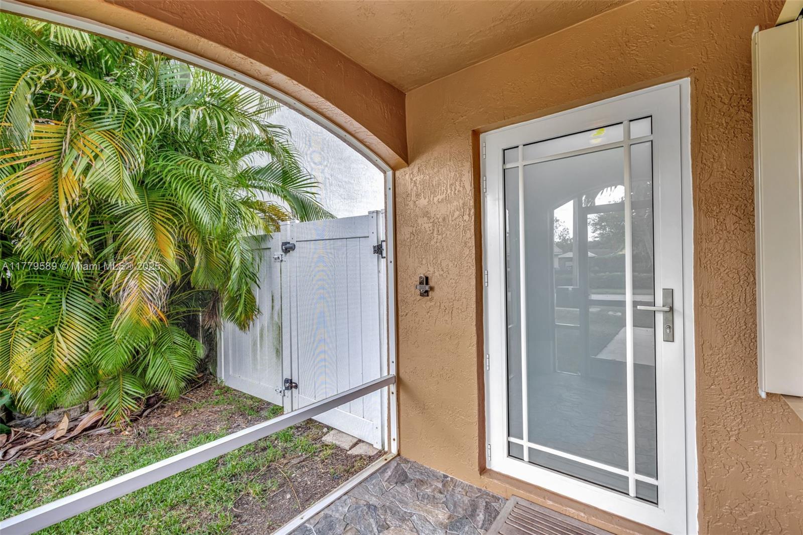 4613 SW 12th St, Deerfield Beach, Florida image 7