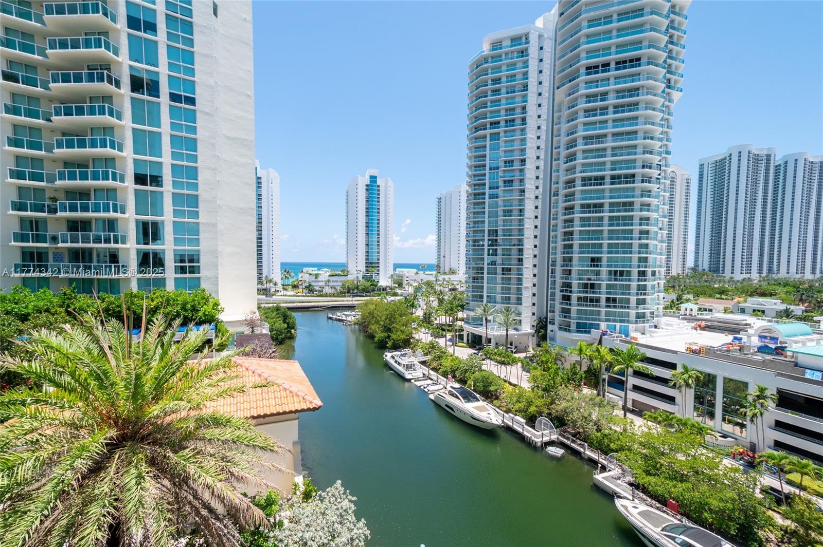 Apartamento à Venda em Sunny Isles Beach, FL
