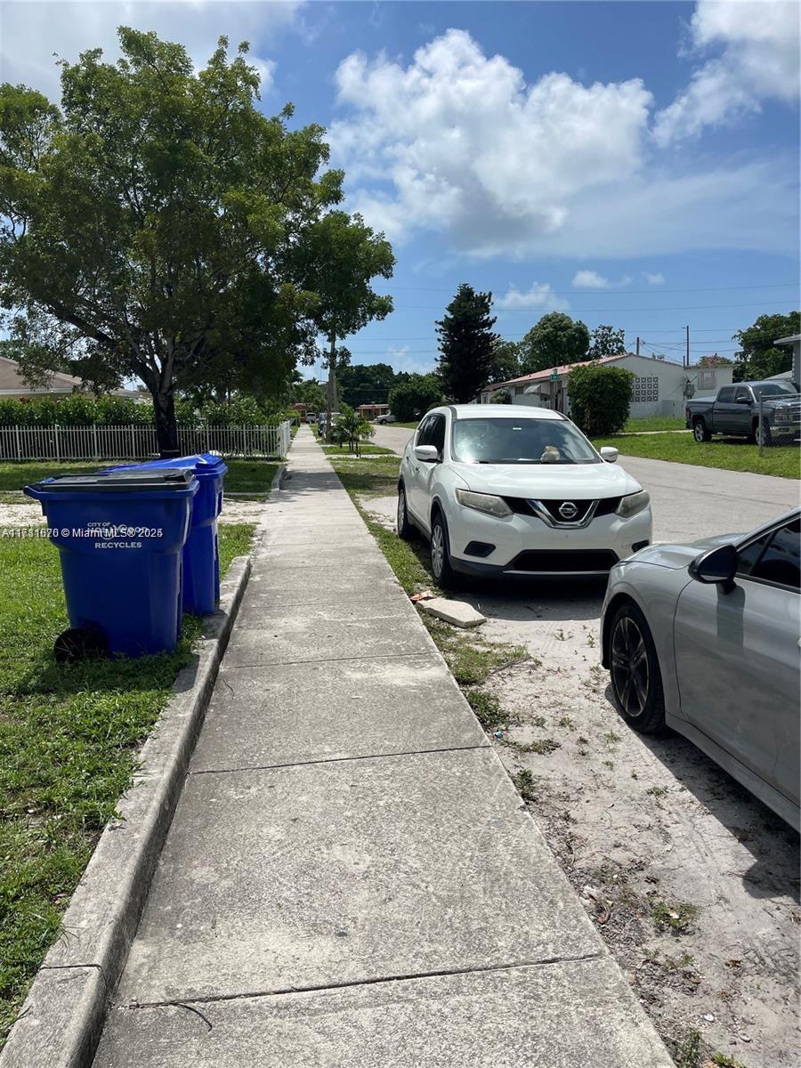 2435 Plunkett St, Hollywood, Florida image 19