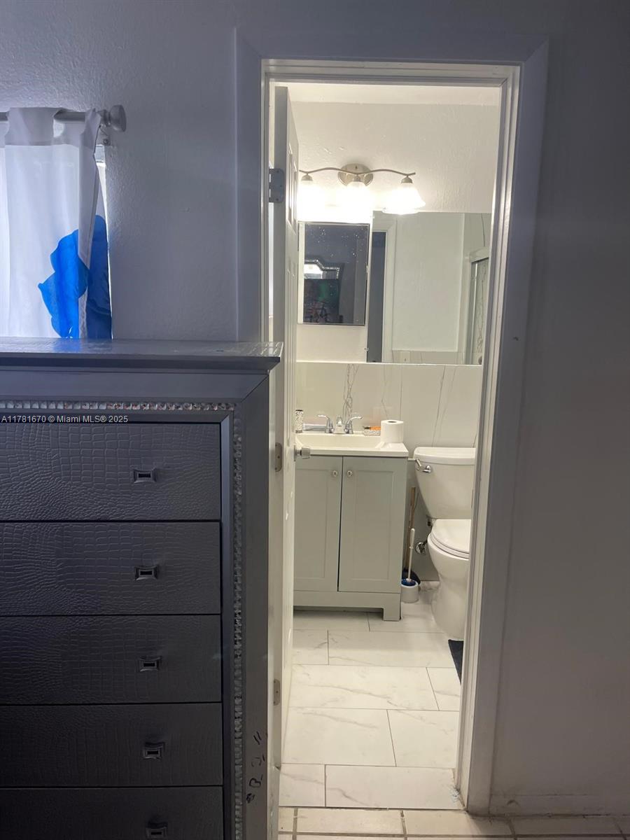 2435 Plunkett St, Hollywood, Florida image 25
