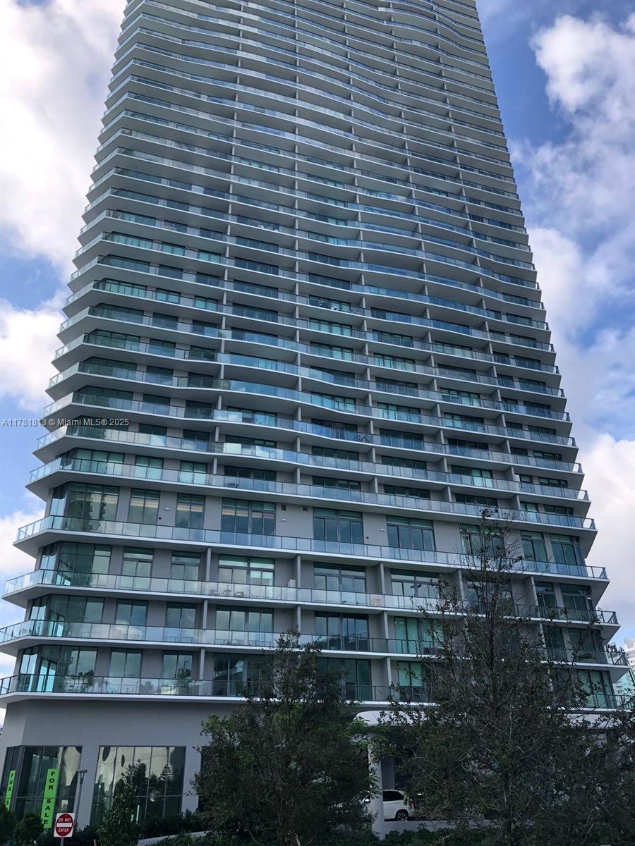 Apartamento para Alugar em Miami, FL