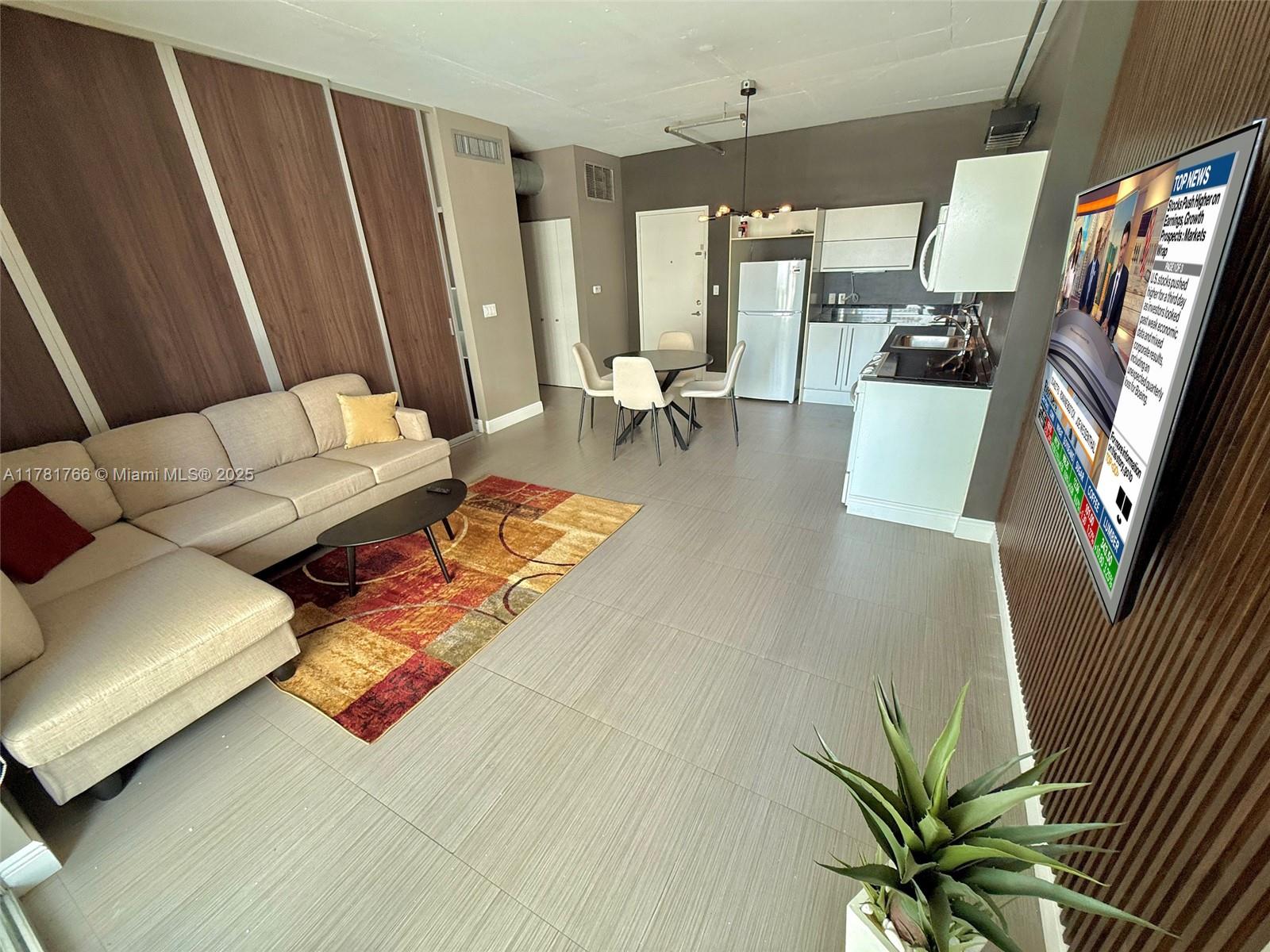 690 SW 1st Ct #1732, Miami FL 33130