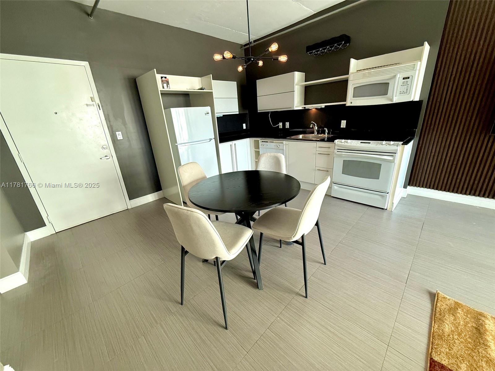 690 SW 1st Ct #1732, Miami FL 33130