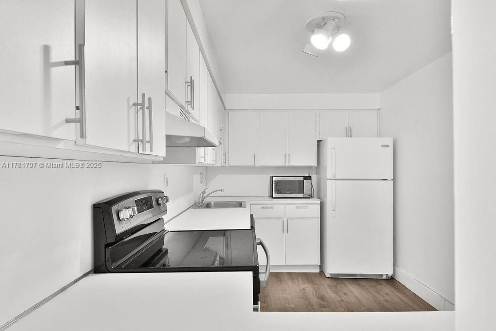 Listing Photo 9