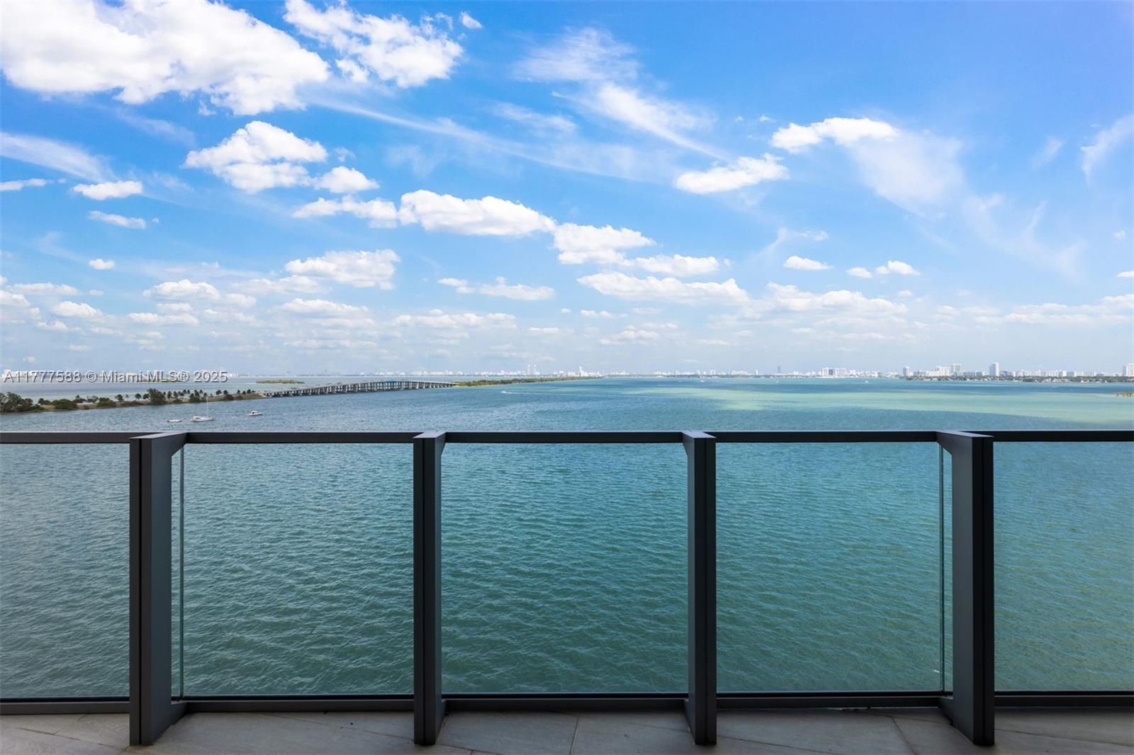 Apartamento para Alugar em Miami, FL