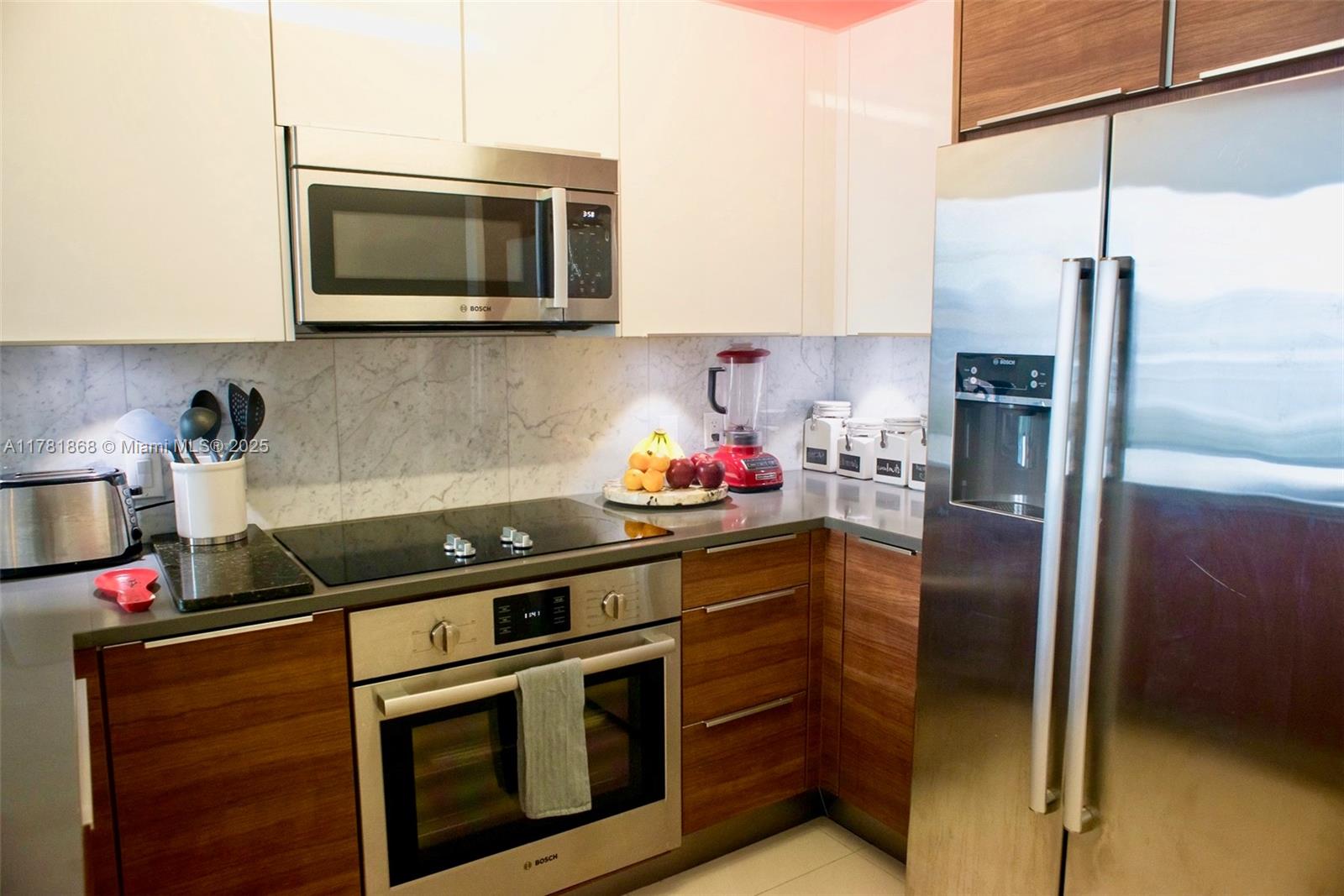 601 NE 27TH ST #802, Miami FL 33137