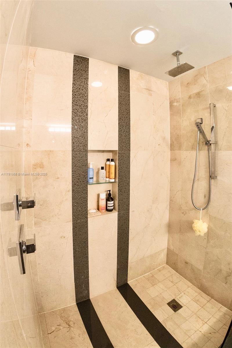 601 NE 27TH ST #802, Miami FL 33137