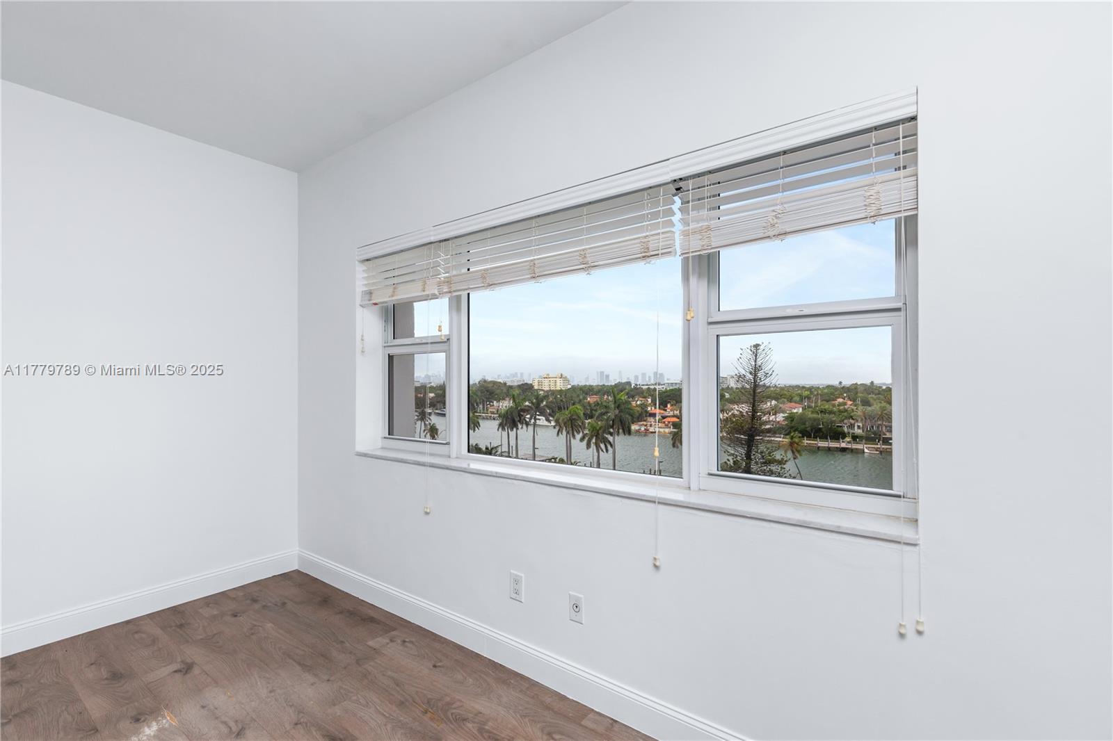 Listing Photo 11