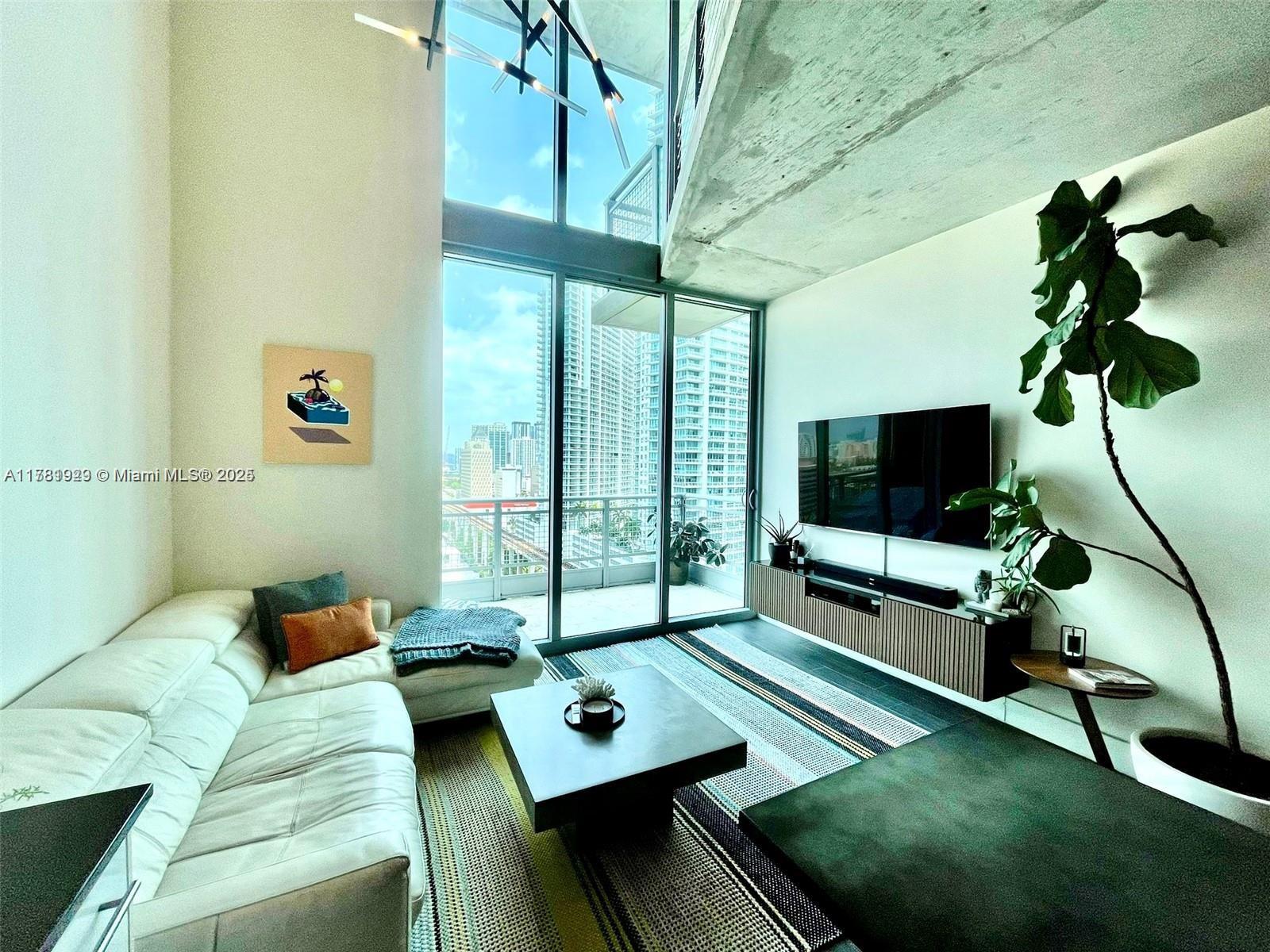 690 SW 1st Ct #2103, Miami FL 33130