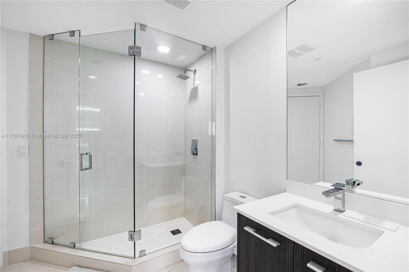 45 SW 9th St #1508, Miami FL 33130