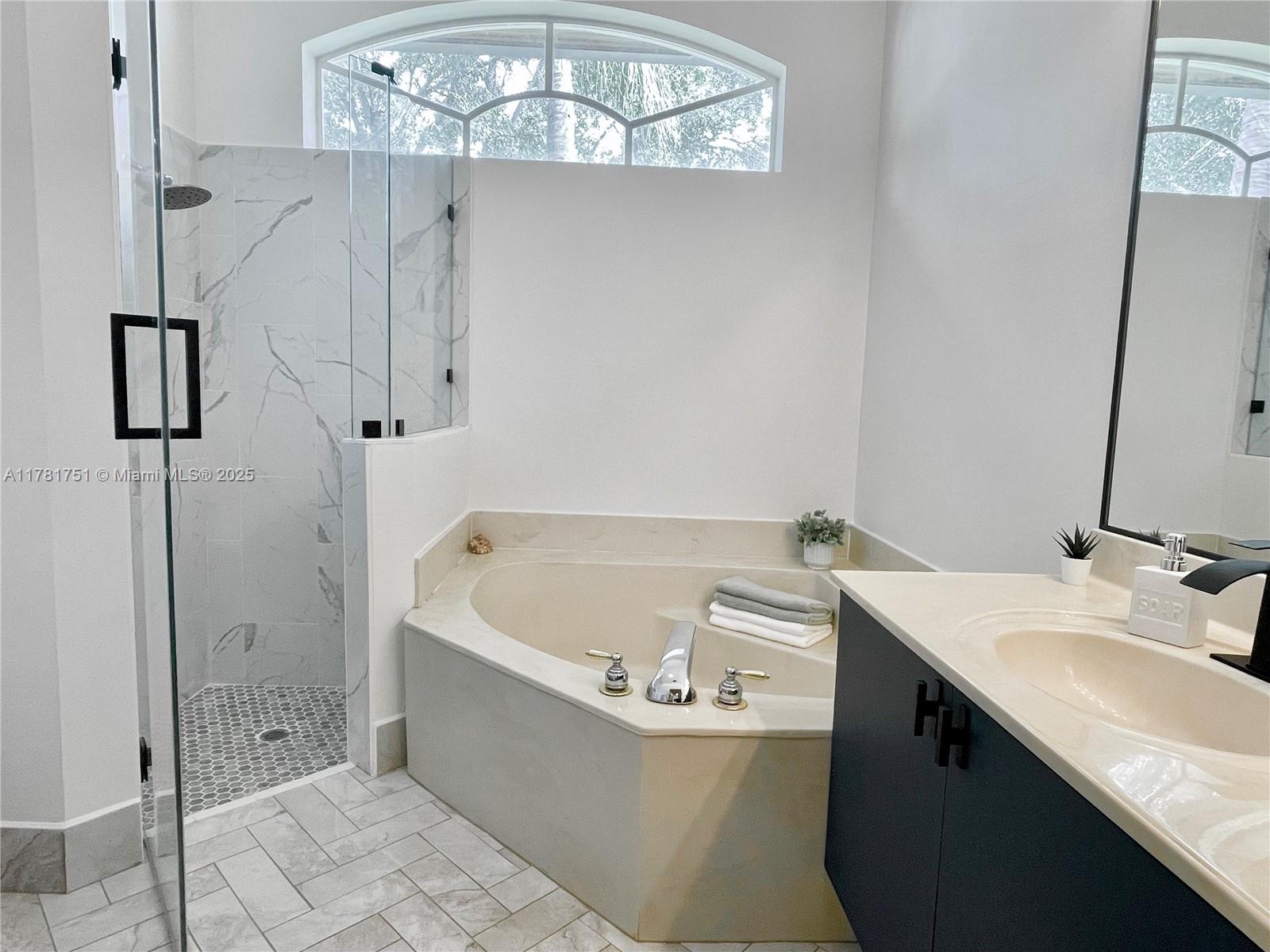 16547 Mariposa Cir S, Pembroke Pines, Florida image 23
