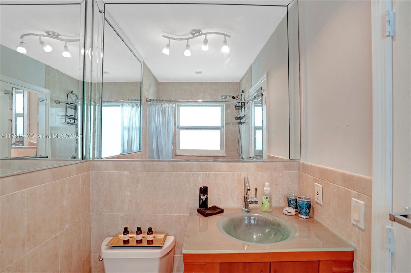 2849 NE 14th Ave, Wilton Manors, Florida image 12