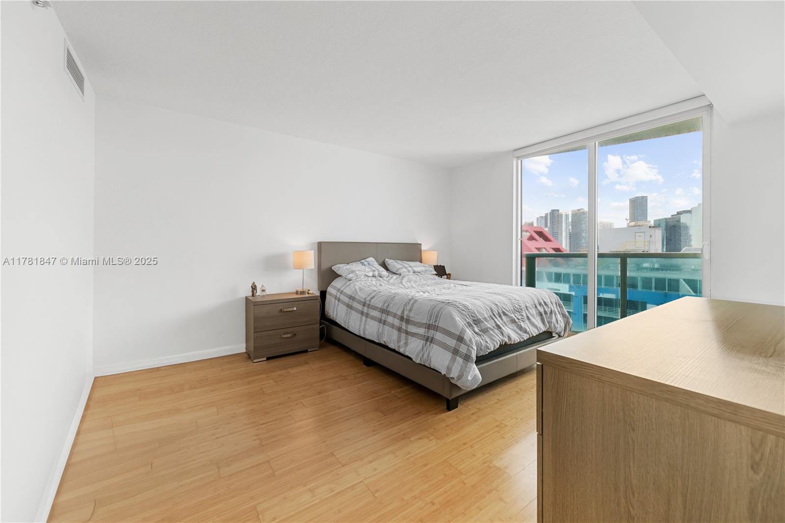 2101 Brickell Ave #1802, Miami FL 33129