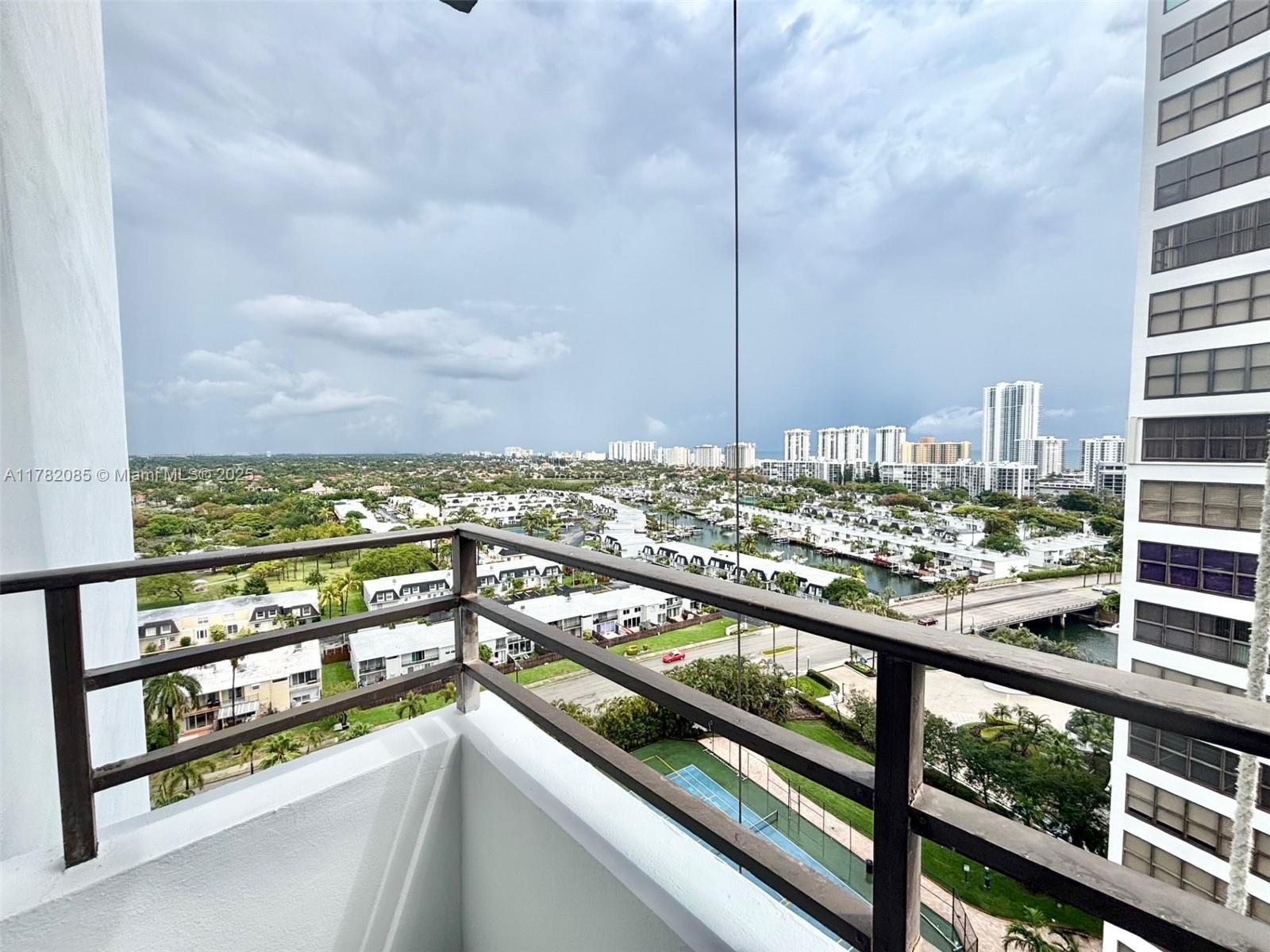 600 Three Islands Blvd #1522, Hallandale Beach, Florida image 2