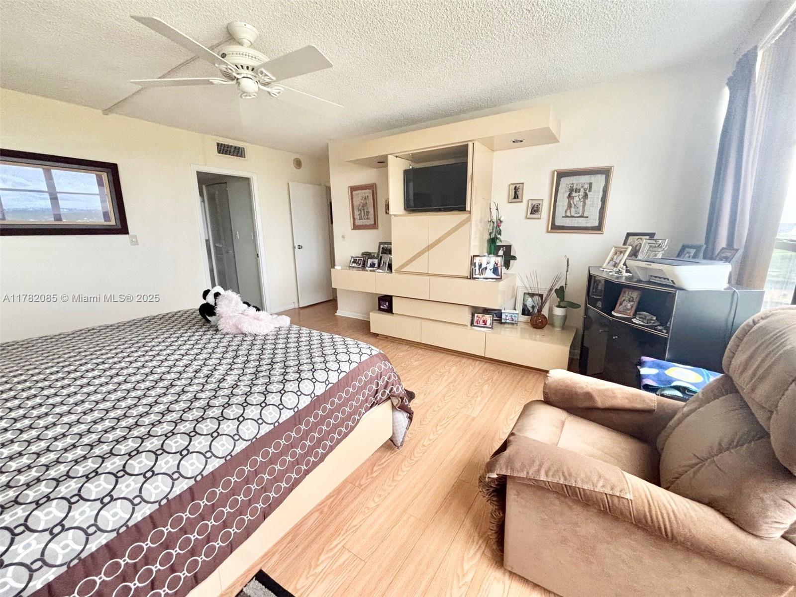 600 Three Islands Blvd #1522, Hallandale Beach, Florida image 30