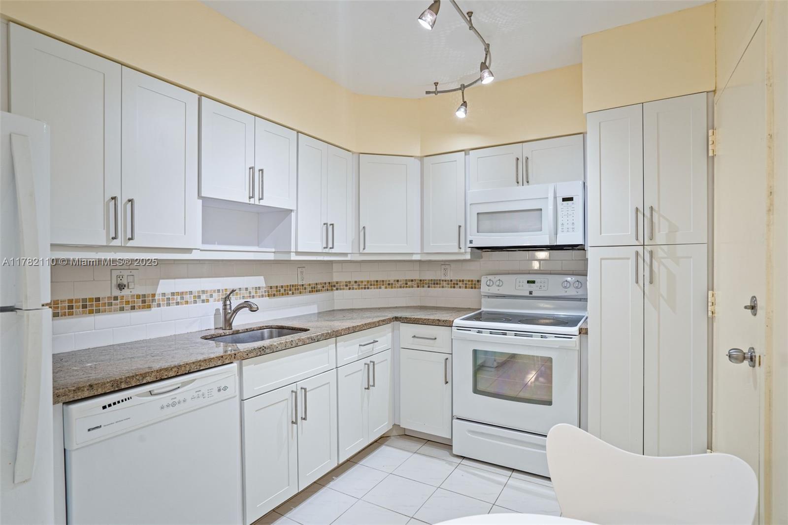 500 Bayview Dr #1418, Sunny Isles Beach, Florida image 19
