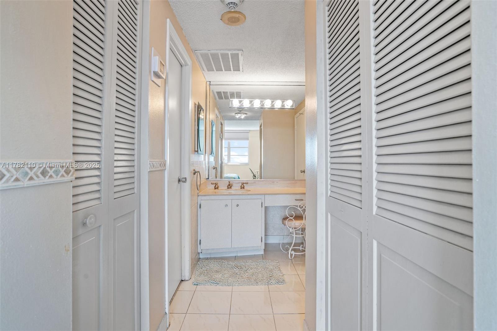 500 Bayview Dr #1418, Sunny Isles Beach, Florida image 25
